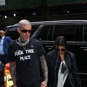 Kourtney Kardashian et son mari Travis Barker se rendent à la Pre-Met gala party à New York le 1er mai 2022.