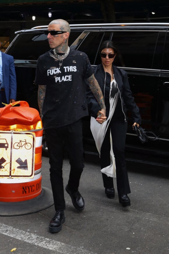 Kourtney Kardashian et son mari Travis Barker se rendent à la Pre-Met gala party à New York le 1er mai 2022.