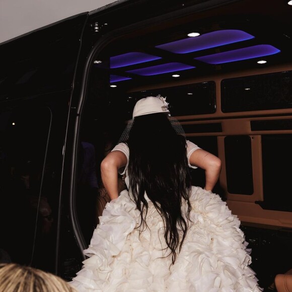 Kylie Jenner, mariée d'honneur qui rend hommage à Virgil Abloh, designer disparu en novembre dernier à l'âge de 41 ans, lors du Met Gala 2022, à New York.