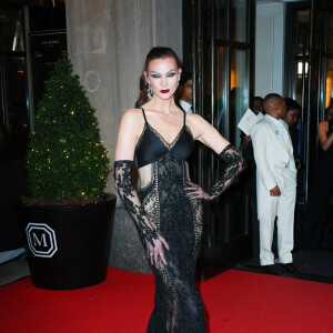 Karlie Kloss - Les célébrités quittent leurs hôtels pour se rendre à la soirée du "MET Gala 2022" à New York, le 2 mai 2022.