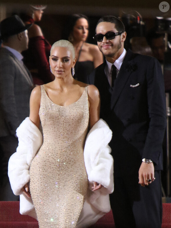 KIm Kardashian et Pete Davidson - Les célébrités arrivent à la soirée du "MET Gala 2022" à New York, le 2 mai 2022.  Celebrities arrive at the "MET Gala 2022". New York, May 2nd, 2022. 
