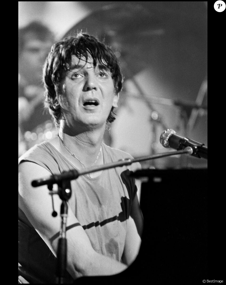 Archives - Jacques Higelin sur scène au Midem en 1983.