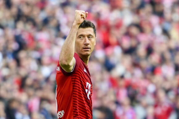 Robert Lewandowski - Le Bayern sacré champion d'Allemagne après sa victoire : Bayern Munich Vs Borussia Dortmund (3-1).