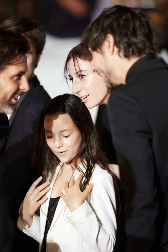 Alice, Ben et Joe Attal (les enfants de Charlotte Gainsbourg) - Montée des marches du film "Jane par Charlotte" lors du 74ème Festival International du Film de Cannes. Le 7 juillet 2021 © Borde-Jacovides-Moreau / Bestimage