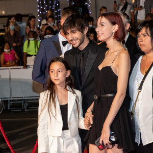 Alice, Ben et Joe Attal (les enfants de Charlotte Gainsbourg) - Montée des marches du film "Jane par Charlotte" lors du 74ème Festival International du Film de Cannes. Le 7 juillet 2021 © Borde-Jacovides-Moreau / Bestimage