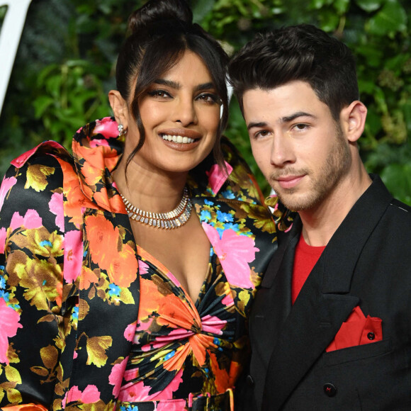 Priyanka Chopra et son mari Nick Jonas au photocall de la soirée des "British Fashion Awards" à Londres