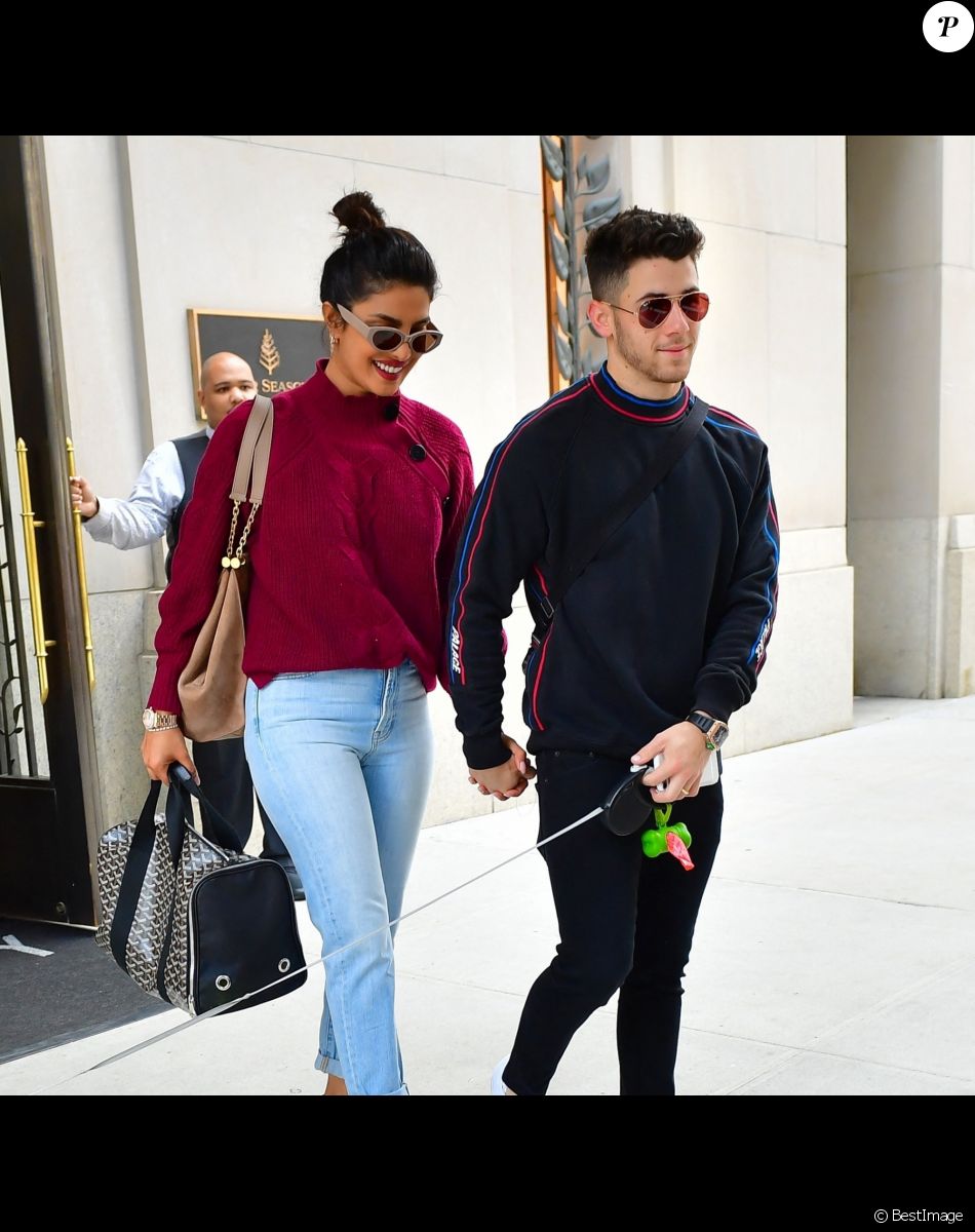 Nick Jonas et sa femme Priyanka Chopra sont allés promener leur chien lors de la Fashion Week 2019 à New York, le 9 septembre 2019