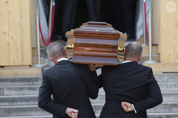 Obsèques de la chanteuse Régine au Crematorium du cimetière du Père-Lachaise à Paris. Le 9 mai 2022 © Jacovides-Moreau / Bestimage 