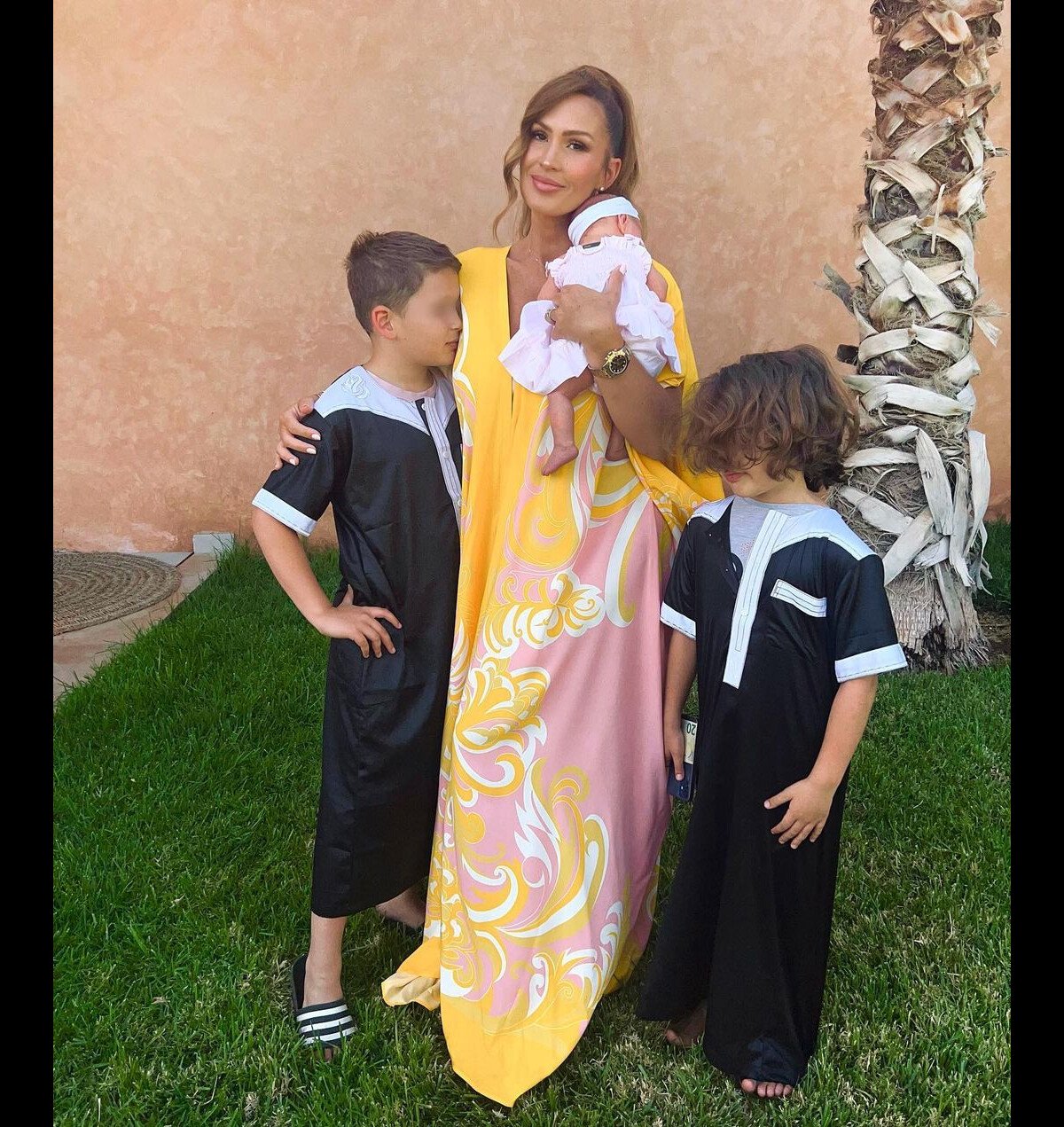 Photo : Vitaa et ses enfants multiplient les câlins @ Instagram / Vitaa -  Purepeople