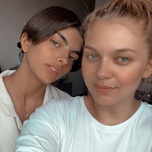 Louane et sa soeur, Louise, très proches @ Instagram / Louane