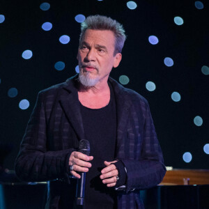 Exclusif - Florent Pagny - Enregistrement de l'émission "Symphonie pour la vie, Spéciale Pièces Jaunes" aux Folies Grüss à Paris. © Cyril Moreau / Bestimage