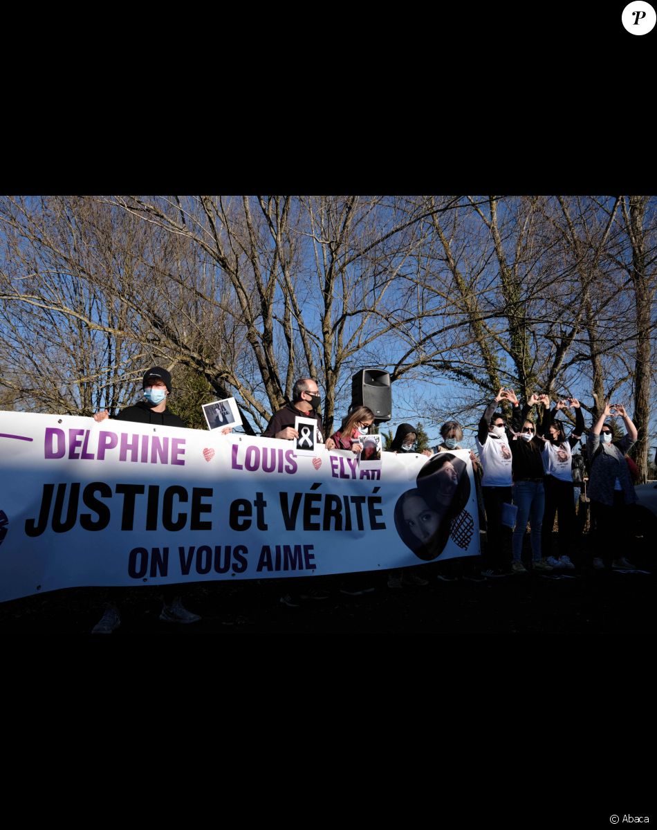 A Cagnac-les-Mines (Tarn), les proches de Delphine Jubillar ont organisé une marche en son hommage, un an après sa disparition - le 19 décembre 2021