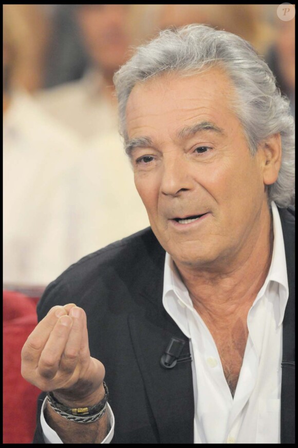 Pierre Arditi a été la voix française de Poncherello dans CHIPs !
