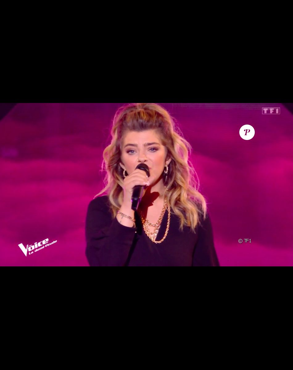 Caroline Costa, Talent de Marc Lavoine, chantant du Serge Lama dans The Voice, la demi-finale - 14 mai 2022