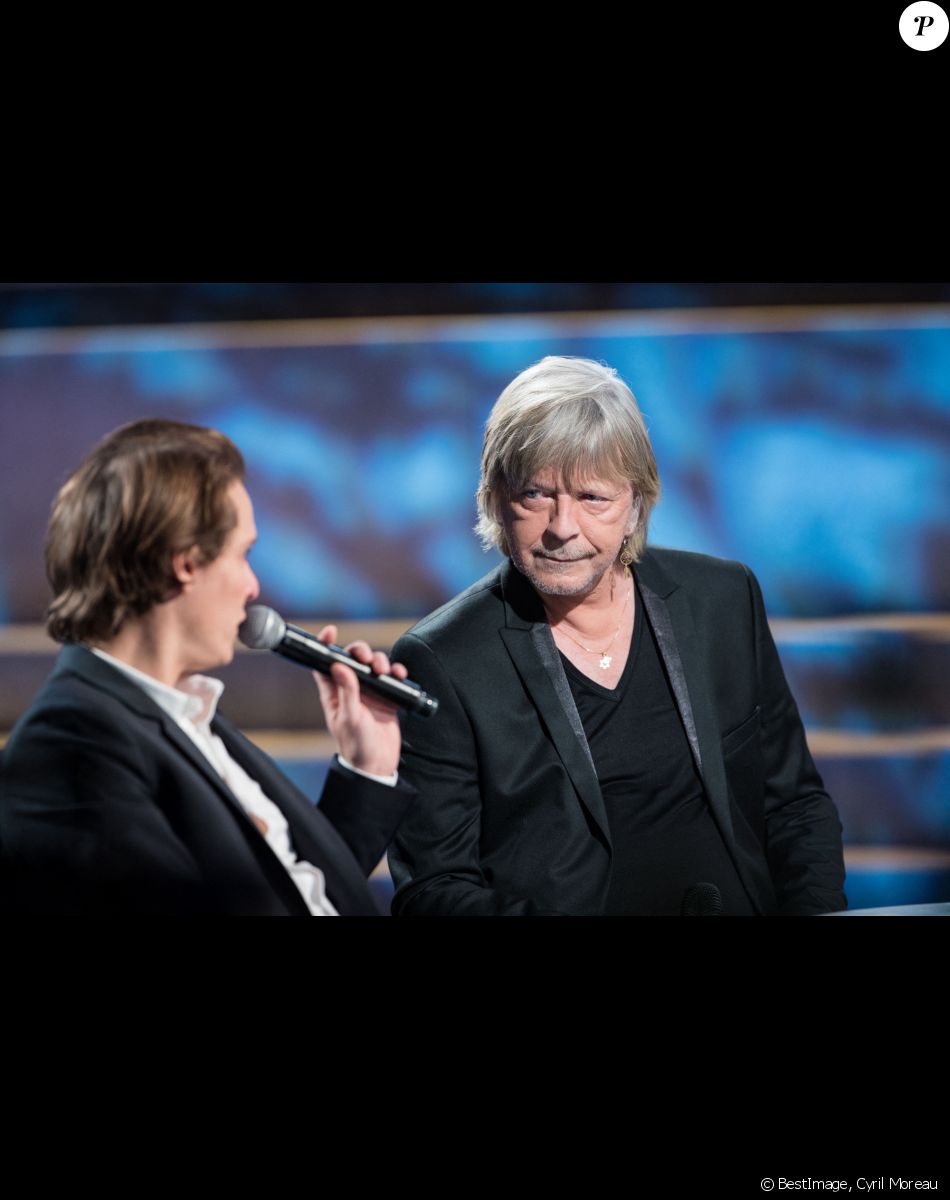 Bénabar et le chanteur Renaud - Tournage de l'émission "Merci Renaud" dans les studios de la Plaine Saint-Denis le 15 novembre 2016. © Cyril Moreau / Bestimage
