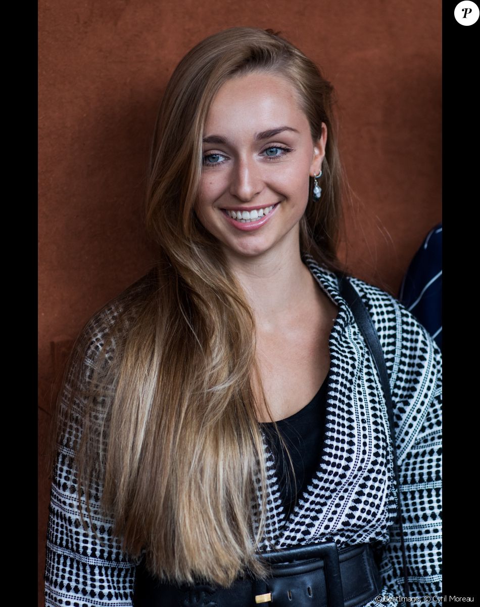 Emma Smet - People au village des Internationaux de Tennis de Roland Garros à Paris, le 6 juin 2018. © Cyril Moreau/Bestimage
