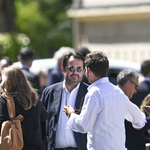 Le chef Jean-François Piège, sa femme Elodie Tavares-Piège ee chef pâtissier Christophe Michalak - Obsèques d'Antoine Alléno (fils du chef cuisinier français, trois étoiles au Guide Michelin Yannick Alléno) en la collégiale Notre-Dame de Poissy, France, le 13 mai 2022. © Jean-Baptiste Autissier/Panoramic/Bestimage 