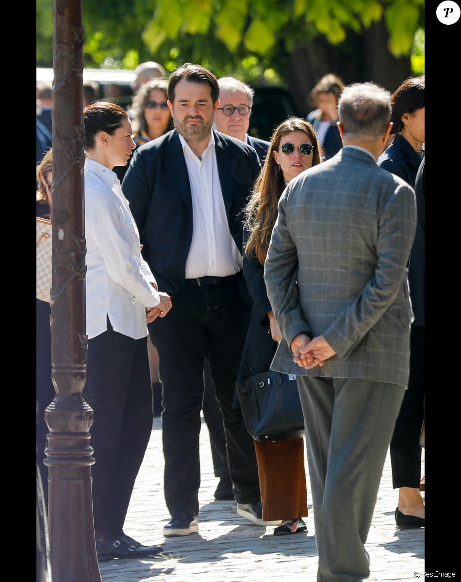 Le chef Jean-François Piège et sa femme Elodie Tavares-Piège - Sortie des obsèques d'Antoine Alléno (fils du chef cuisinier français, trois étoiles au Guide Michelin Yannick Alléno) en la collégiale Notre-Dame de Poissy, France, le 13 mai 2022. © Jean-Baptiste Autissier/Panoramic/Bestimage