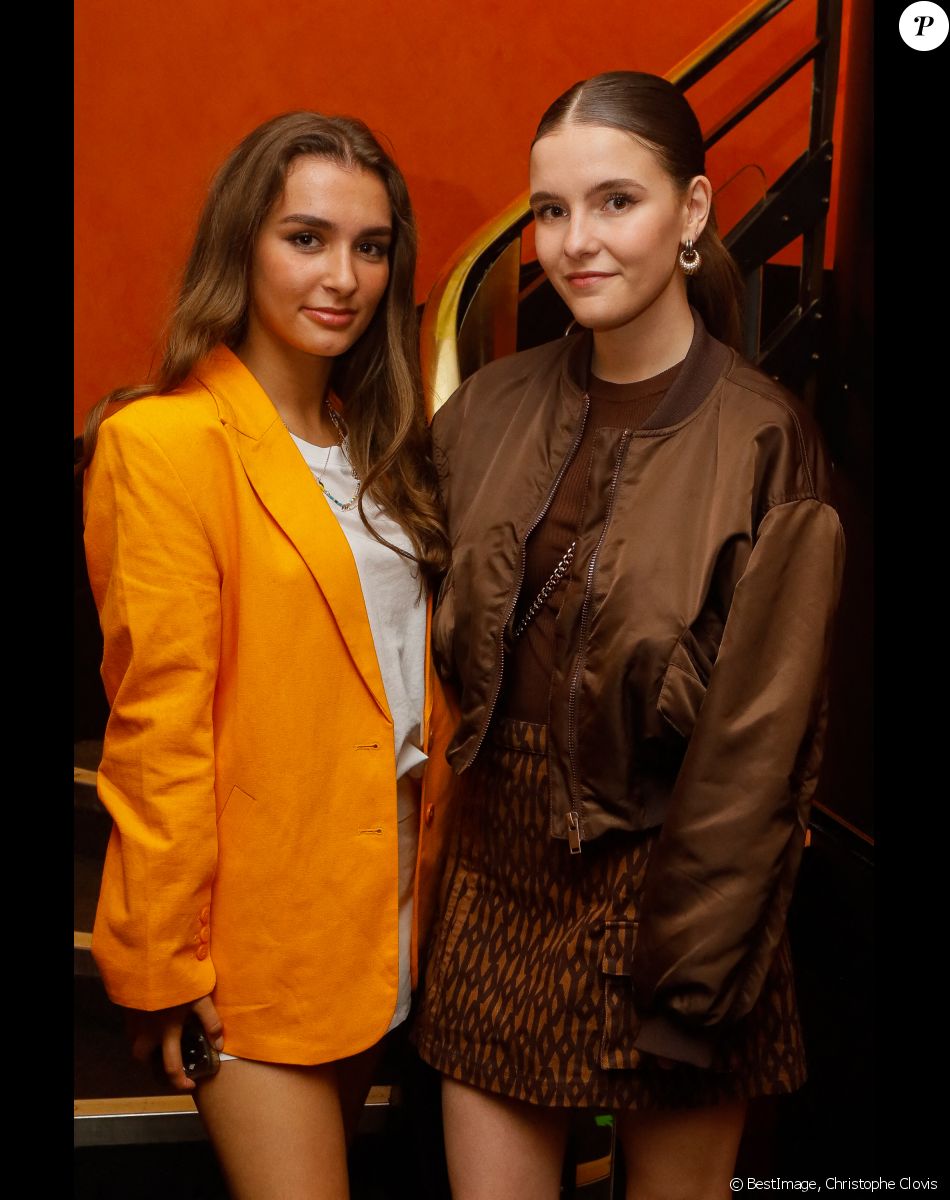 Exclusif - Les chanteuses Sola et Camille Schneyder - After-show du concert de Camélia Jordana à l'Olympia à Paris, France, le 11 mai 2022. © Christophe Clovis/Bestimage