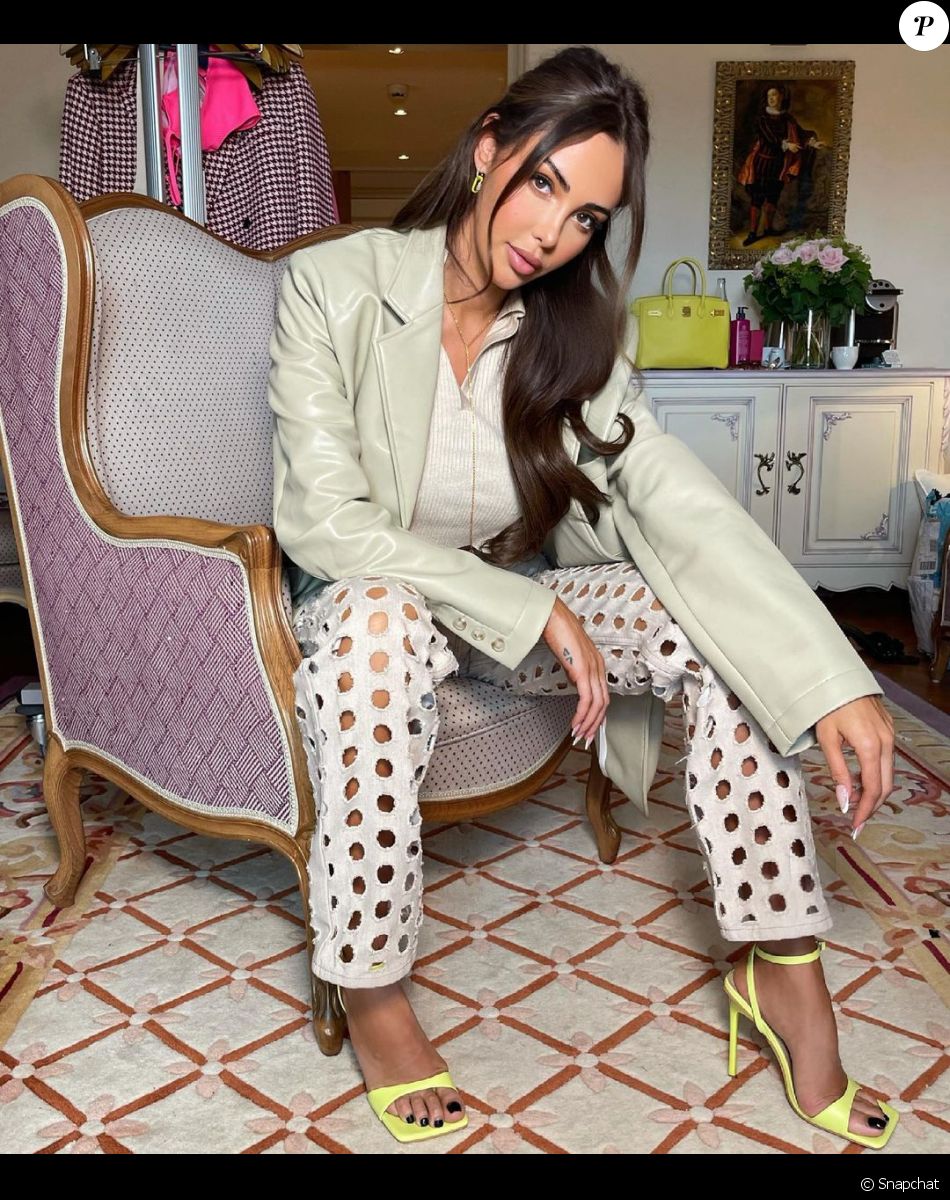 Nabilla, enceinte de son deuxième enfant, est l'heureuse maman de Milann, né de ses amours avec son mari Thomas Vergara.