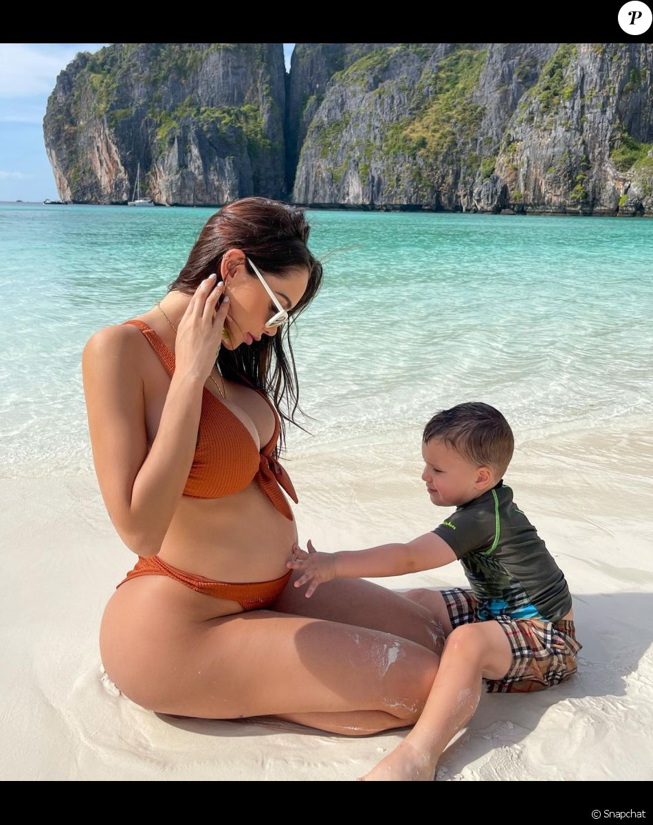 Nabilla, enceinte de son deuxième enfant, est l'heureuse maman de Milann, né de ses amours avec son mari Thomas Vergara.