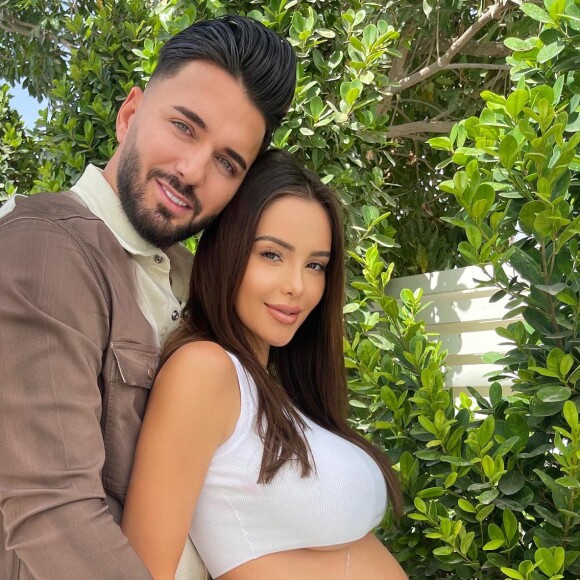 Nabilla, enceinte de son deuxième enfant, est l'heureuse maman de Milann, né de ses amours avec son mari Thomas Vergara.