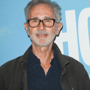 Thierry Lhermitte - Avant-première du film "Hommes au bord de la crise de nerfs" au cinéma Pathé Wepler à Paris. Le 11 mai 2022 © Coadic Guirec / Bestimage