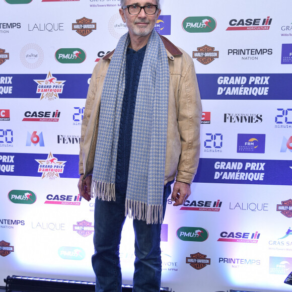 Thierry Lhermitte lors de la 100ème édition du Grand Prix d'Amérique sur l'hippodrome de Vincennes à Paris, France, le 26 janvier 2020. © Giancarlo Gorassini/Bestimage 