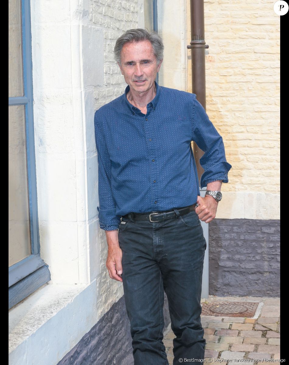 Thierry Lhermitte à la conférence de presse du film "la nouvelle vie" de Paul Sneijder à Lille le 26 mai 2016. © Stéphane Vansteenkiste / Bestimage