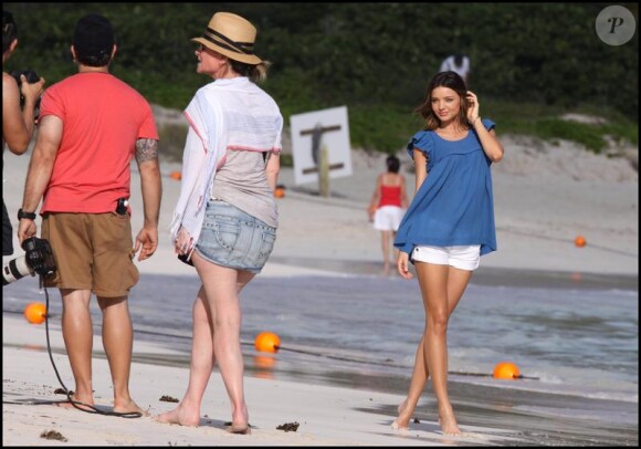 Miranda Kerr à Saint Barthelemy pour un shooting mode