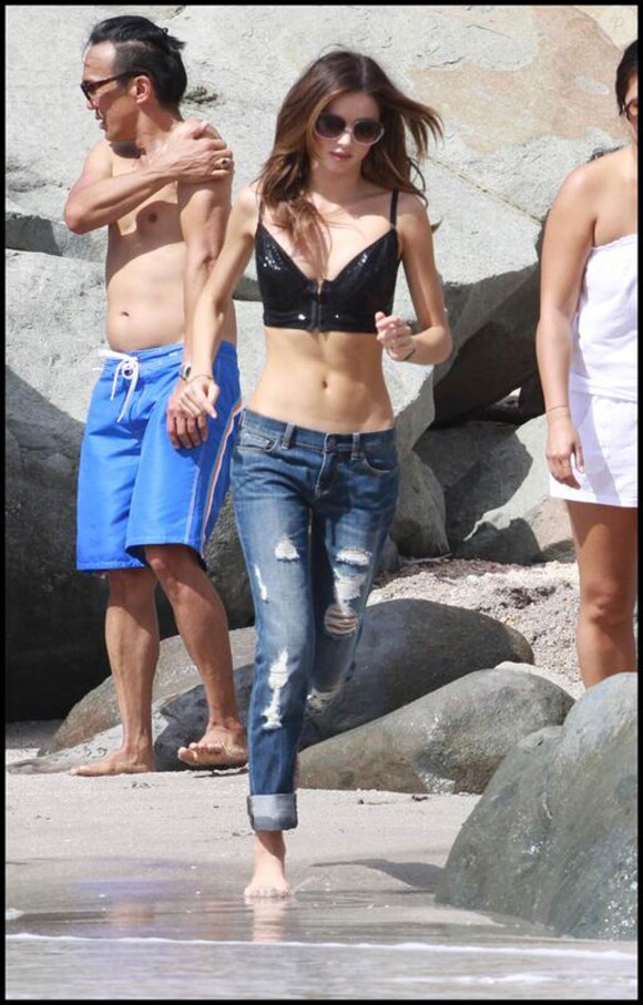 Miranda Kerr en shooting à Saint-Barthélmy pour Victoria's Secret