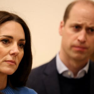 Le prince William, duc de Cambridge et Catherine Kate Middleton, duchesse de Cambridge visitent le centre culturel ukrainien de Londres pour constater les efforts fournis pour aider les ukrainiens victimes de la guerre le 9 mars 2022.