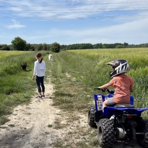 Alessandra Sublet : Ses enfants Charlie et Alphonse s'éclatent dans le Sud