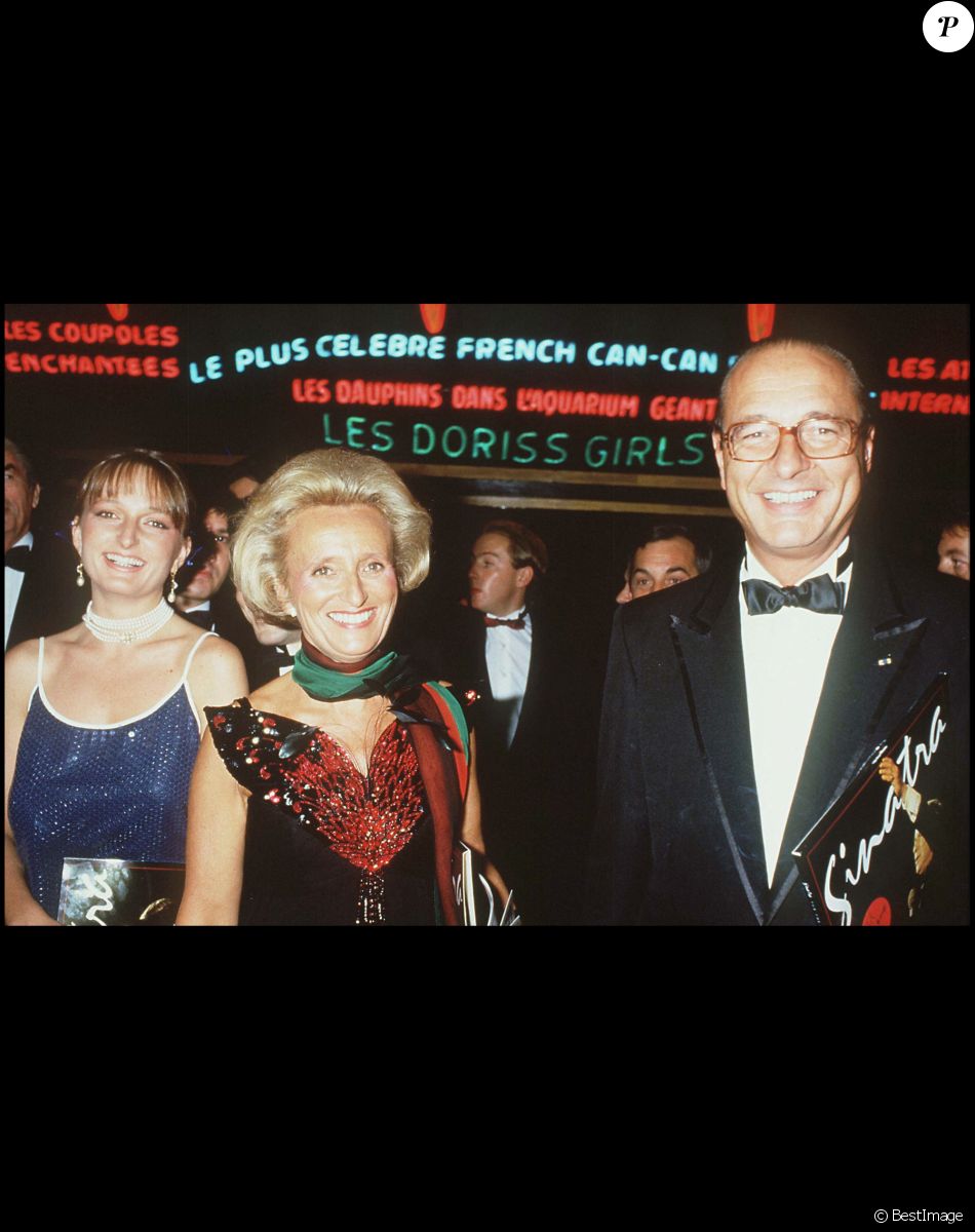 Jacques Chirac avec sa femme Bernadette et leur fille Claude lors d'un spectacle de Frank Sinatra en 1984