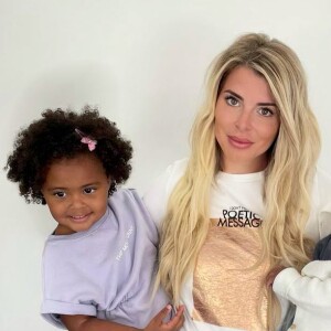 Emilie Fiorelli, révélée dans "Secret Story", est l'heureuse maman de Louna et Farrell, tous les deux nés de ses amours passées avec le footballeur M'Baye Niang.