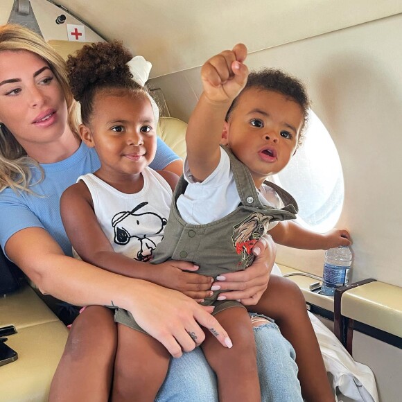 Emilie Fiorelli, révélée dans "Secret Story", est l'heureuse maman de Louna et Farrell, tous les deux nés de ses amours passées avec le footballeur M'Baye Niang.