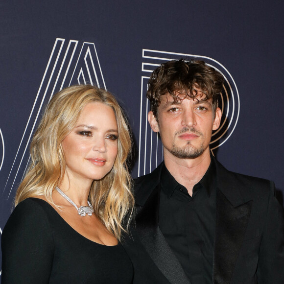 Virginie Efira et son compagnon Niels Schneider (en YSL) - Photocall de la 47ème édition de la cérémonie des César à l'Olympia à Paris, le 25 février 2022. © Borde-Jacovides/Bestimage