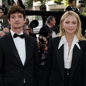 Niels Schneider et sa compagne Virginie Efira - Montée des marches du film "Hors Normes" pour la clôture du 72ème Festival International du Film de Cannes. © Jacovides-Moreau / Bestimage