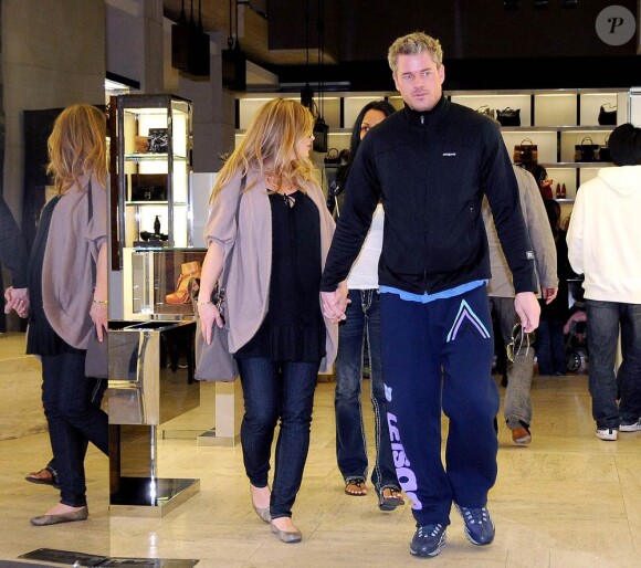 Rebecca Gayheart et Eric Dane faisant du shopping à Los Angeles, le 30 janvier 2010