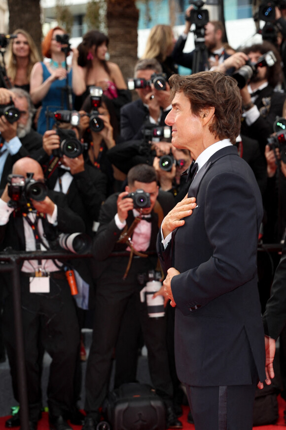 Tom Cruise - Montée des marches du film " Top Gun : Maverick " lors du 75ème Festival International du Film de Cannes. Le 18 mai 2022 © Cyril Moreau / Bestimage 