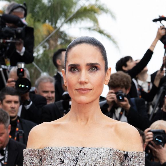 Jennifer Connelly - Montée des marches du film " Top Gun : Maverick " lors du 75ème Festival International du Film de Cannes. Le 18 mai 2022 © Olivier Borde / Bestimage 