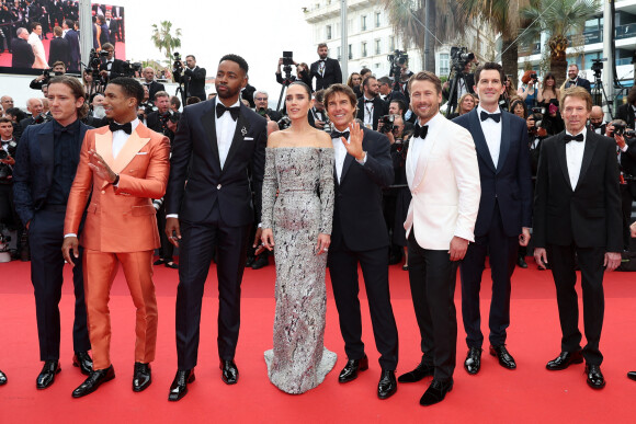 Lewis Pullman, Greg Tarzan Davis, Jay Ellis, Jennifer Connelly, Tom Cruise, Glen Powell, Joseph Kosinski, Jerry Bruckheimer - Montée des marches du film " Top Gun : Maverick " lors du 75ème Festival International du Film de Cannes. Le 18 mai 2022 © Cyril Moreau / Bestimage 