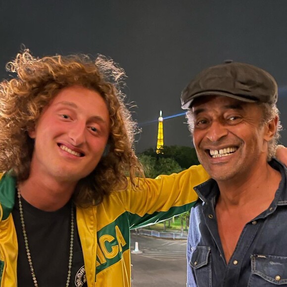 Yannick Noah et ses enfants passent la soirée à l'Hôtel de Crillon.