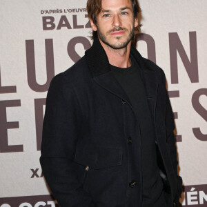 Gaspard Ulliel lors du photocall de l'avant première du film "Illusions perdues" au cinéma UGC Normandie à Paris le 4 octobre 2021. © Coadic Guirec / Bestimage