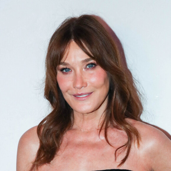 Carla Bruni-Sarkozy (Habillée en Céline) - People au dîner de l'association AEM (Un Avenir pour les Enfants du Monde), au profit des enfants du Rwanda, au Pavillon Ledoyen à Paris.  © Borde-Rindoff / Bestimage 