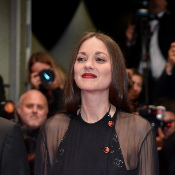 Marion Cotillard - Montée des marches du film " Frère et Soeur " lors du 75ème Festival International du Film de Cannes. Le 20 mai 2022 © Giancarlo Gorassini / Bestimage 