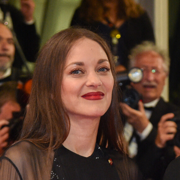 Marion Cotillard - Montée des marches du film " Frère et Soeur " lors du 75ème Festival International du Film de Cannes. Le 20 mai 2022 © Giancarlo Gorassini / Bestimage 