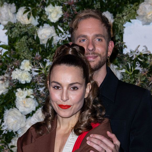 Noomi Rapace et son compagnon Victor Thell - Photocall du dîner Vanity Fair x Louis Vuitton chez Fred l'Ecailler lors du 75ème Festival International du Film de Cannes, le 20 mai 2022. © Olivier Borde / Bestimage 