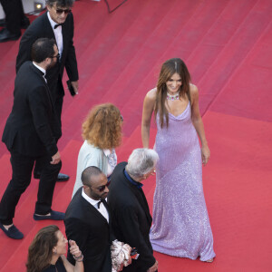 Carla Bruni - Sarkozy - Montée des marches du film " Triangle of Sadness (Sans filtre) " lors du 75ème Festival International du Film de Cannes. Le 21 mai 2022 © Pool / Bestimage 