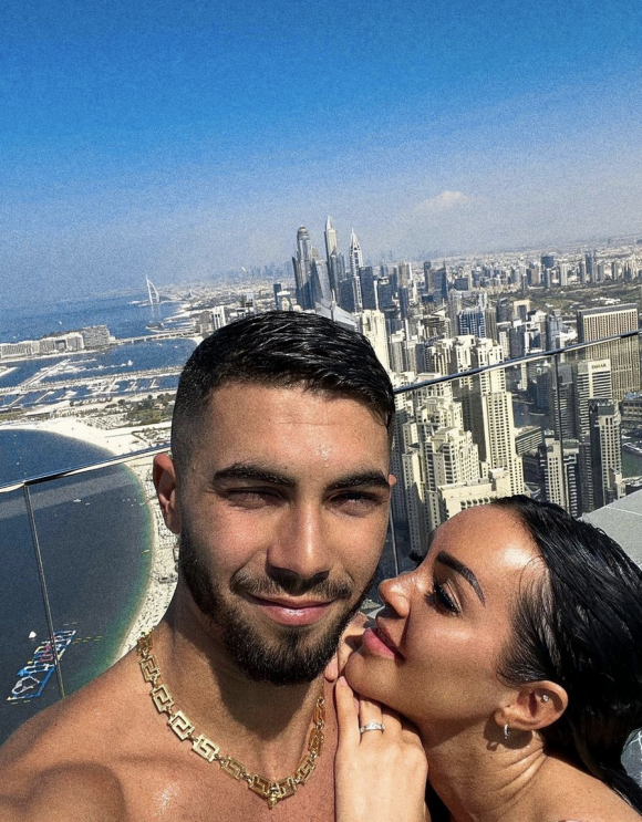 Fidji Ruiz s'est mariée avec son compagnon Anas - Instagram